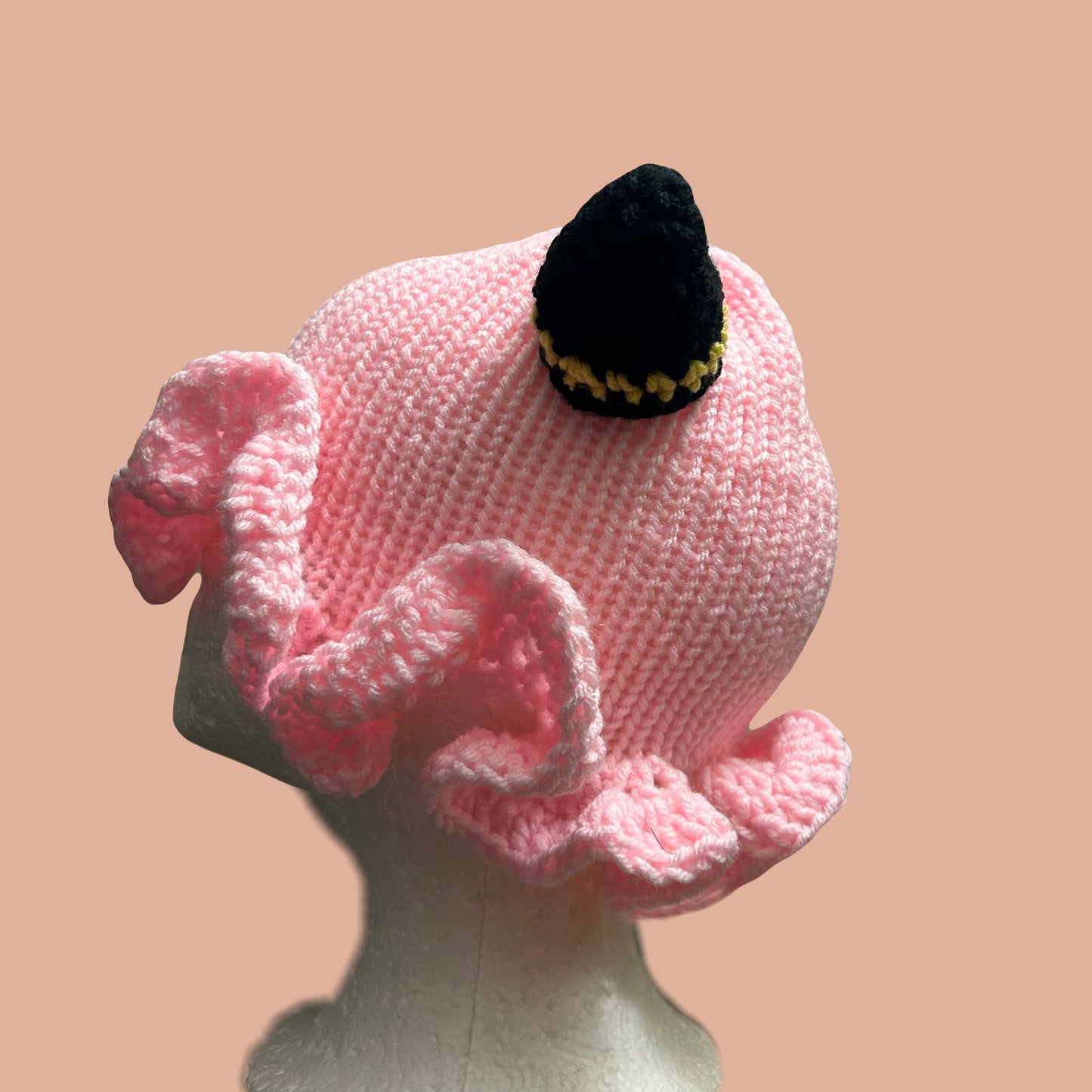 psychic ruffle hat