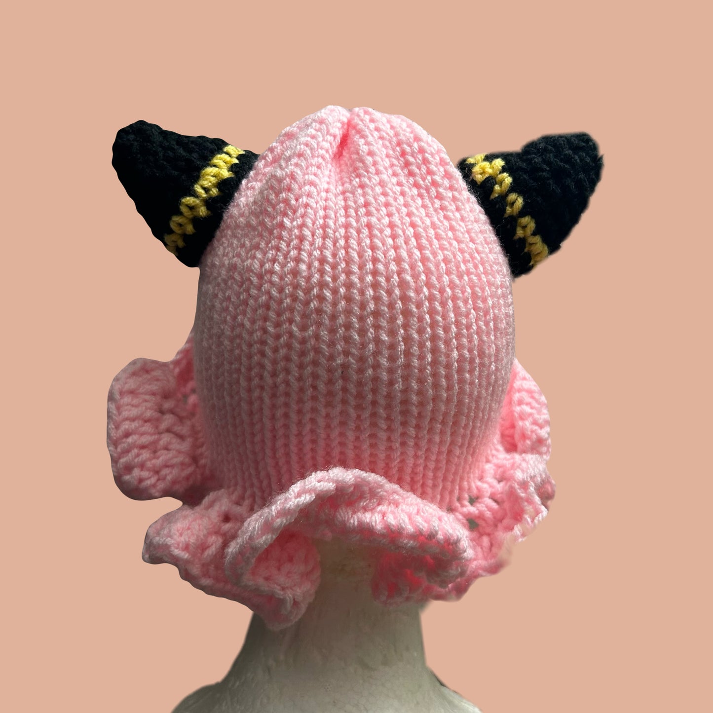 psychic ruffle hat